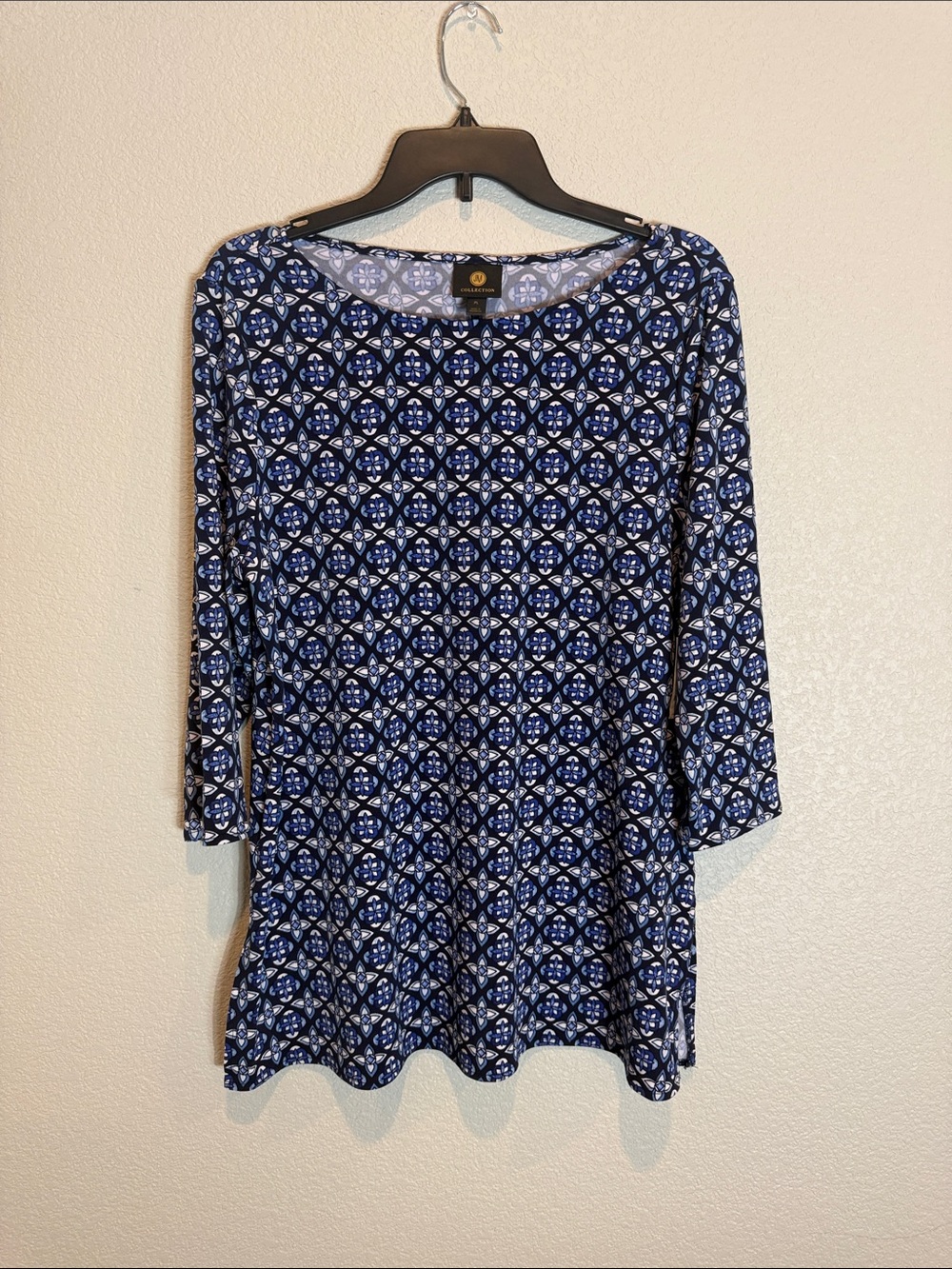 JM Collection Navy and Light Blue Geometric Scoop Neck Long Sleeve Top